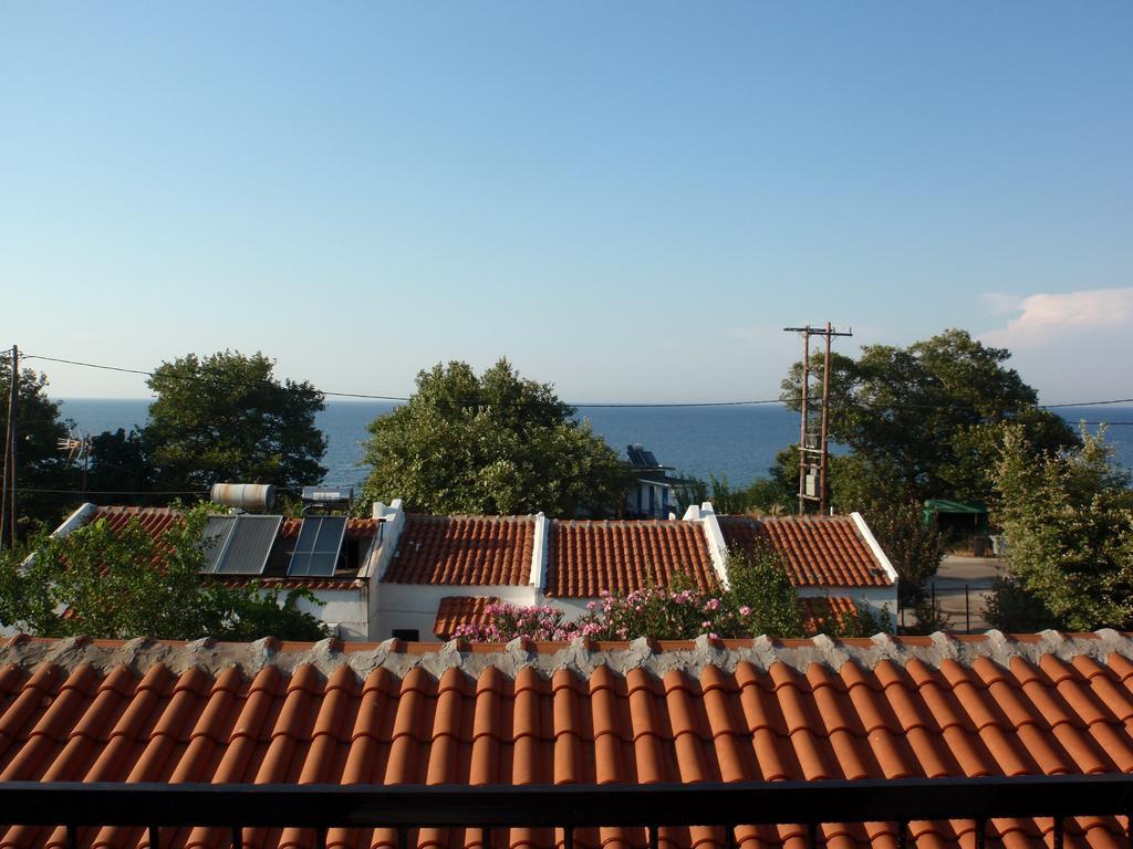 Meraklis Rooms Kariotes Buitenkant foto