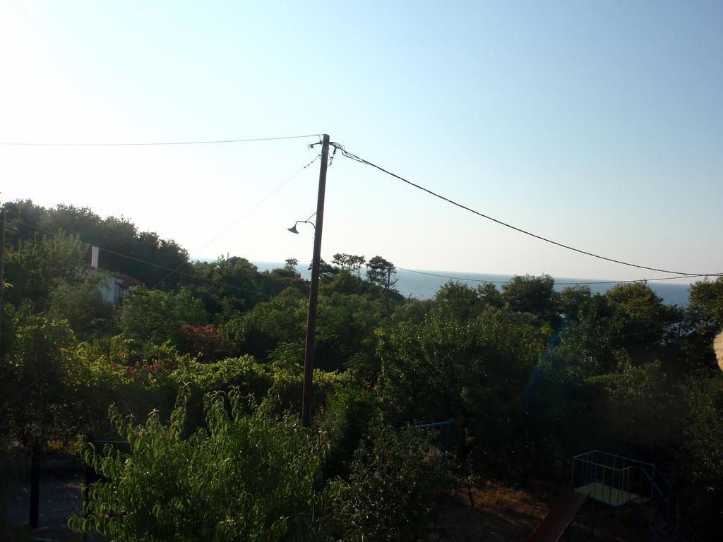 Meraklis Rooms Kariotes Buitenkant foto