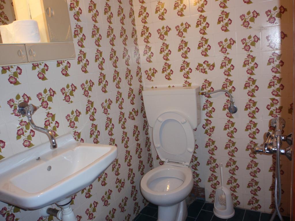 Meraklis Rooms Kariotes Buitenkant foto