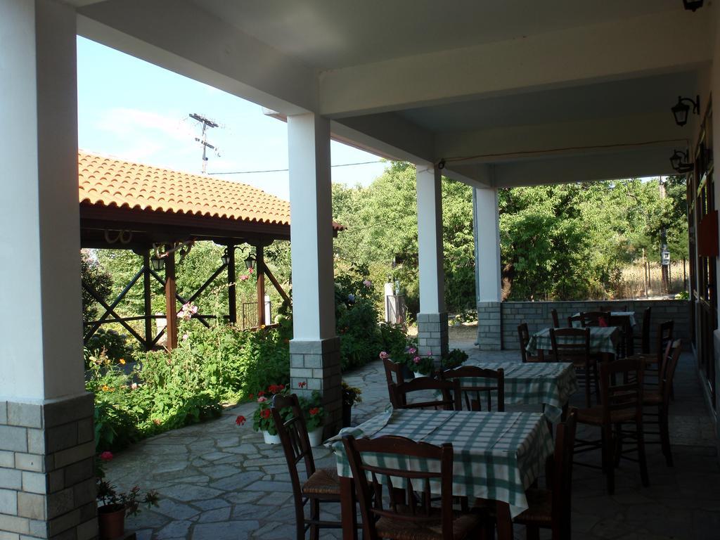 Meraklis Rooms Kariotes Buitenkant foto