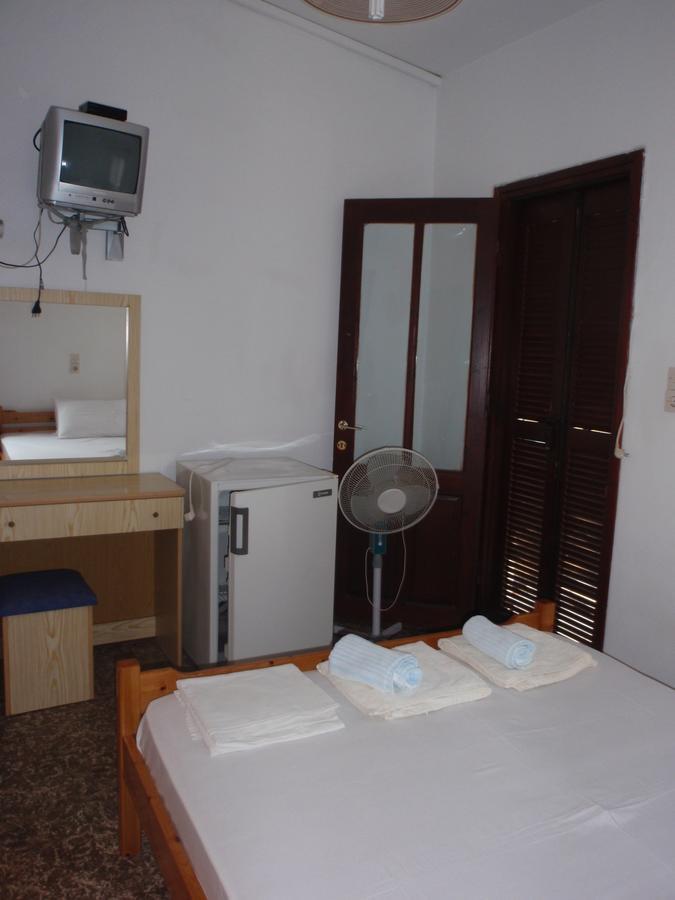 Meraklis Rooms Kariotes Buitenkant foto